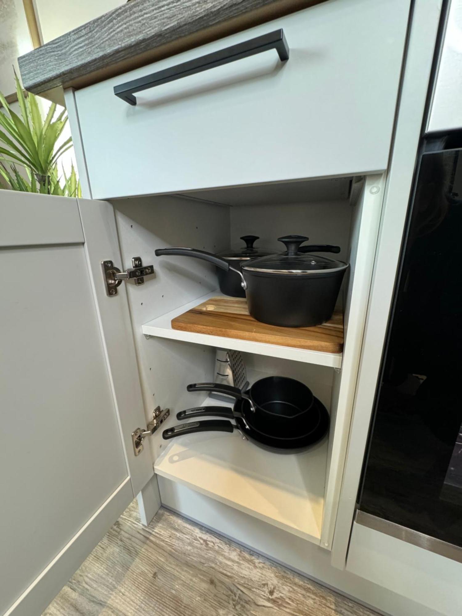 Elegant One Bedroom Apartment Swindon Bagian luar foto